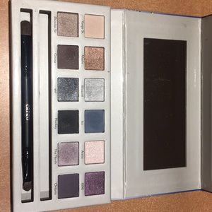 Cargo Makeup - EUC Cargo Chill in the Six Cargo Makeup - EUC Cargo Chill in the Six